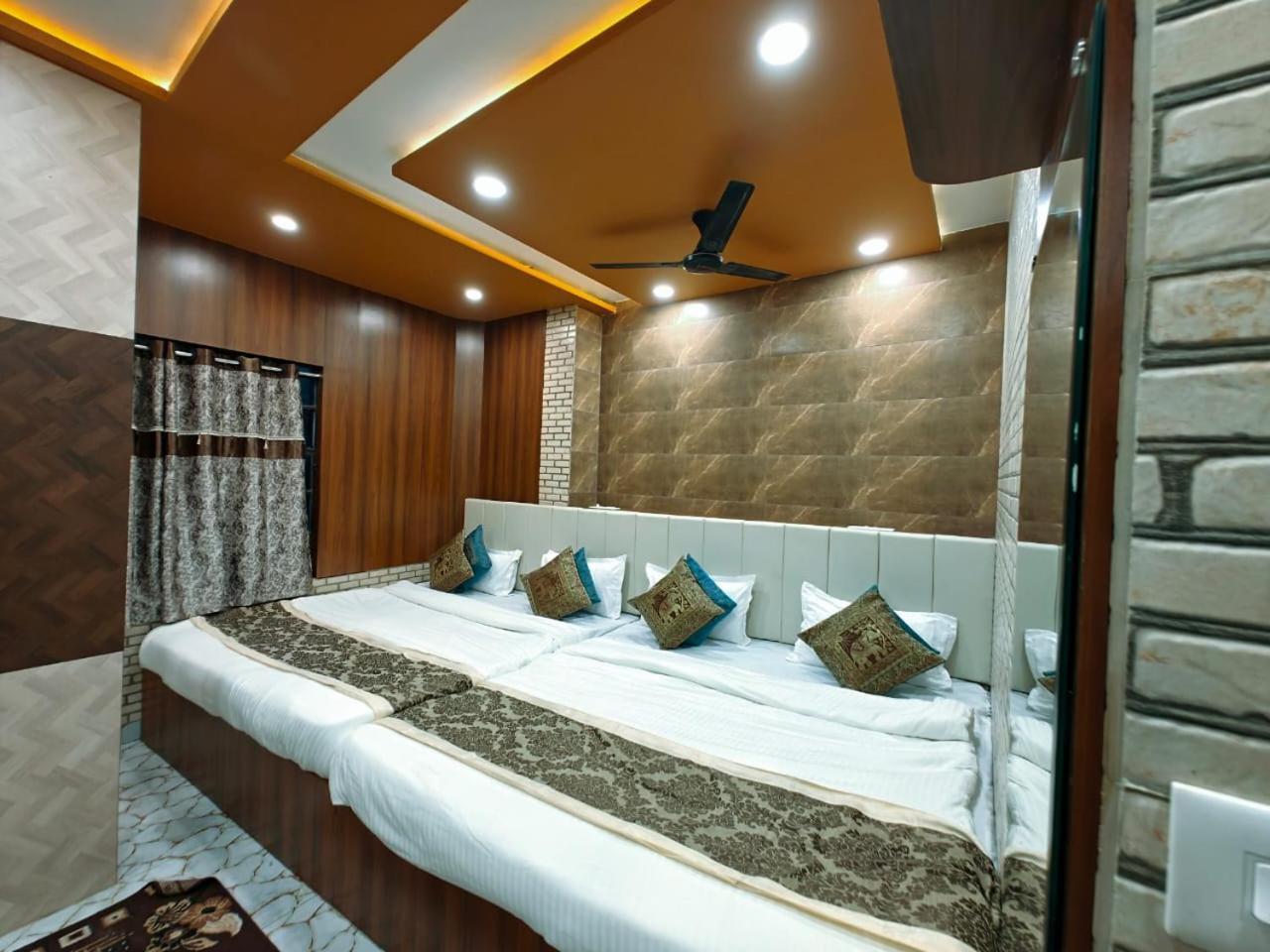 Shri Kailash Pati Guest House- Opposite Kashi Vishwanath Temple Varanasi Luaran gambar