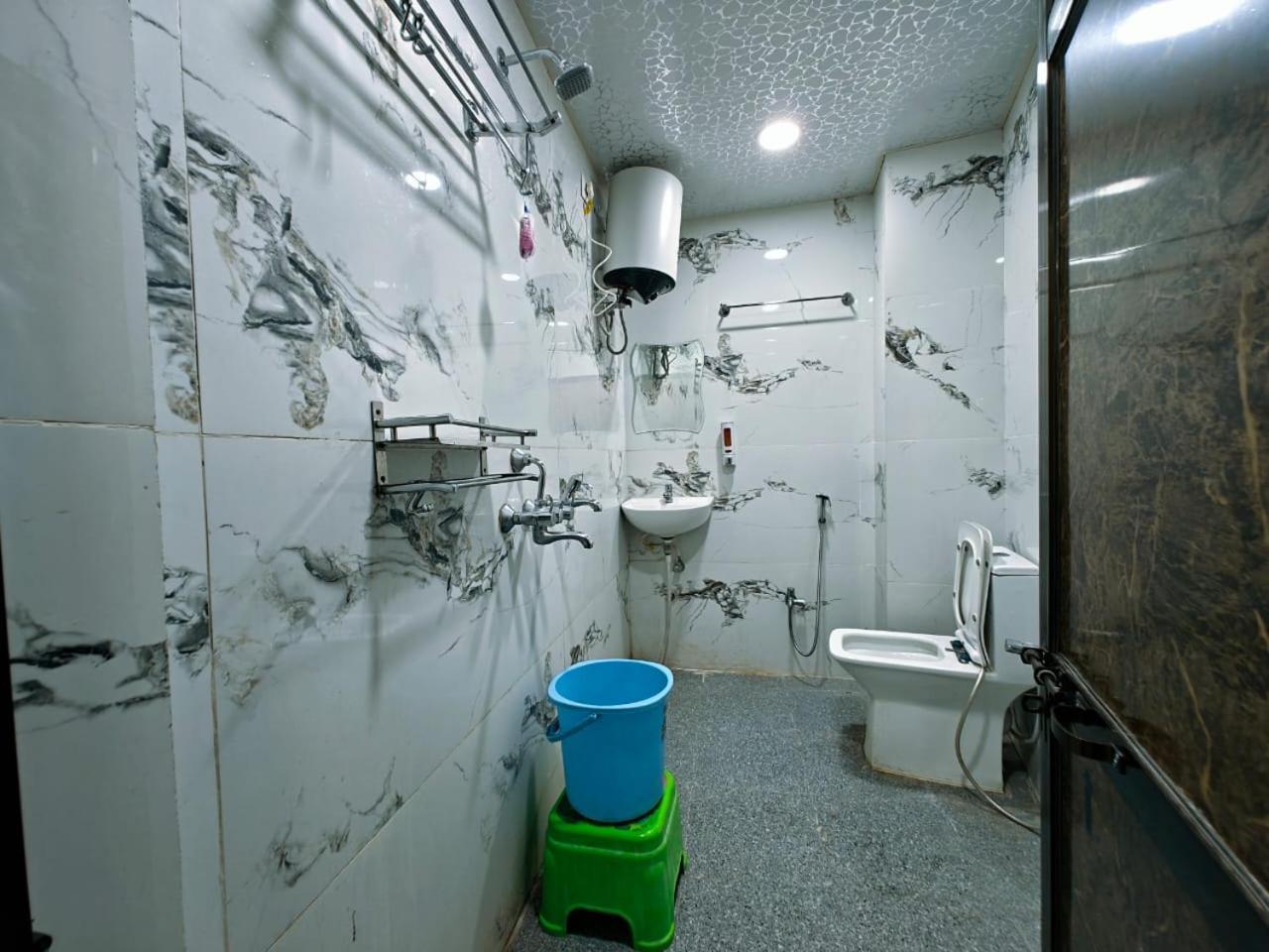 Shri Kailash Pati Guest House- Opposite Kashi Vishwanath Temple Varanasi Luaran gambar