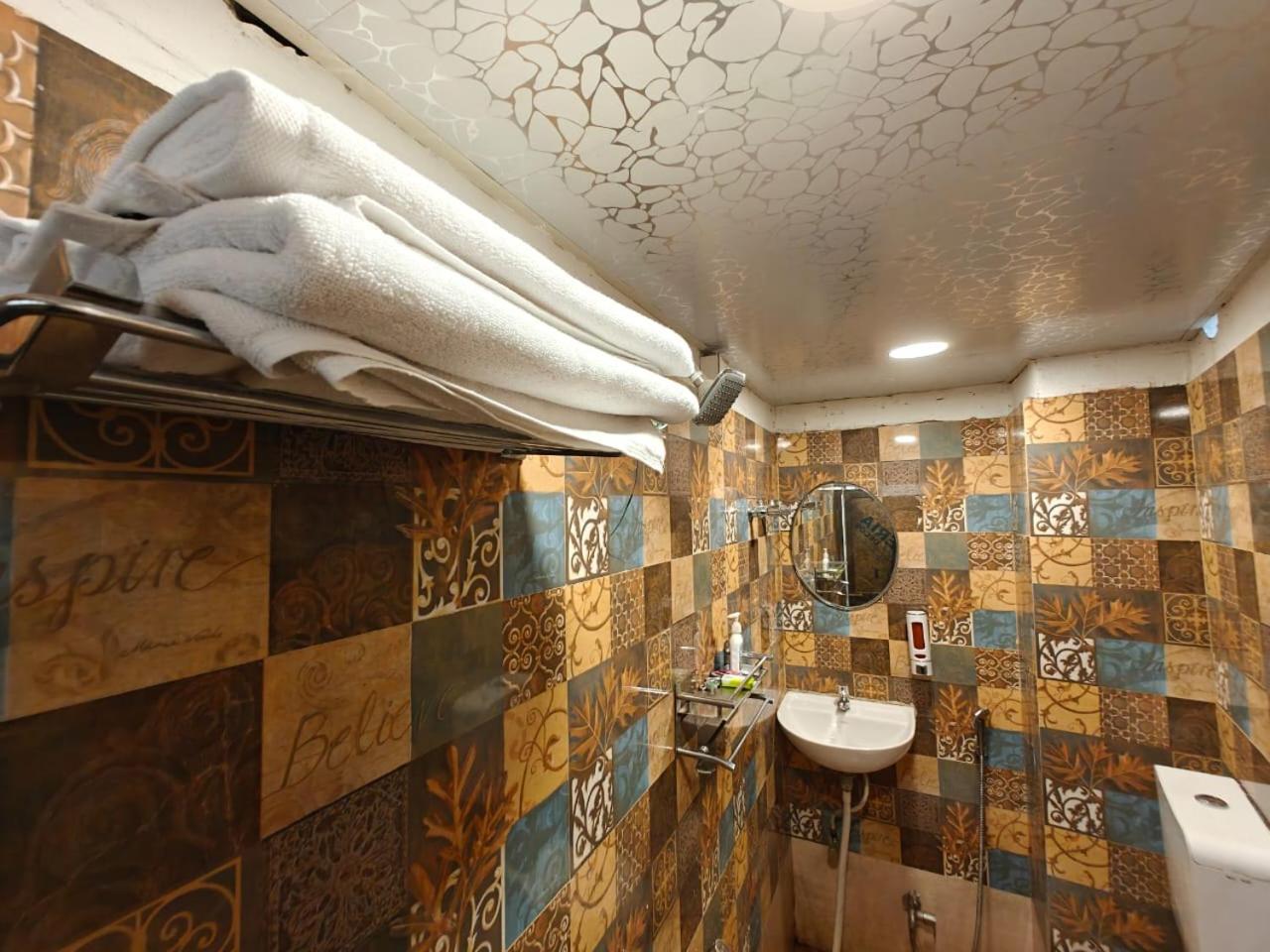 Shri Kailash Pati Guest House- Opposite Kashi Vishwanath Temple Varanasi Luaran gambar
