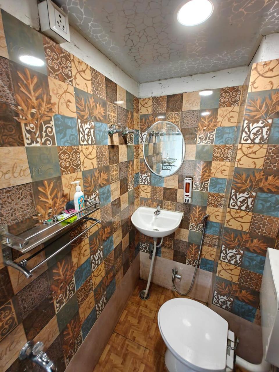 Shri Kailash Pati Guest House- Opposite Kashi Vishwanath Temple Varanasi Luaran gambar